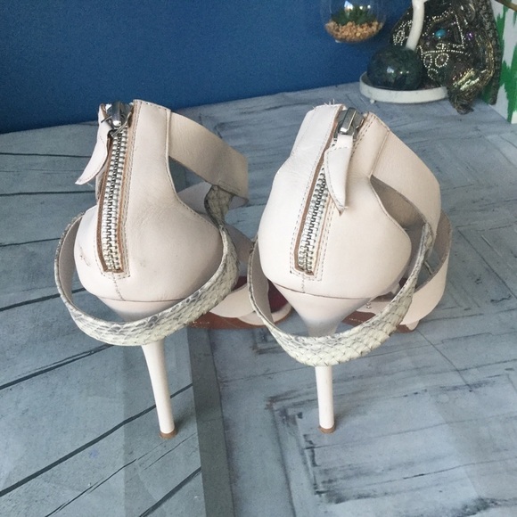 Charles Jourdan Snake Skin Print Sandal Heels - Picture 4 of 7